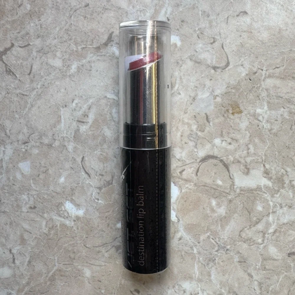 Jet Set Destination Lip Balm Lipstick Lip Color Manhattan Crimson Red Shimmer